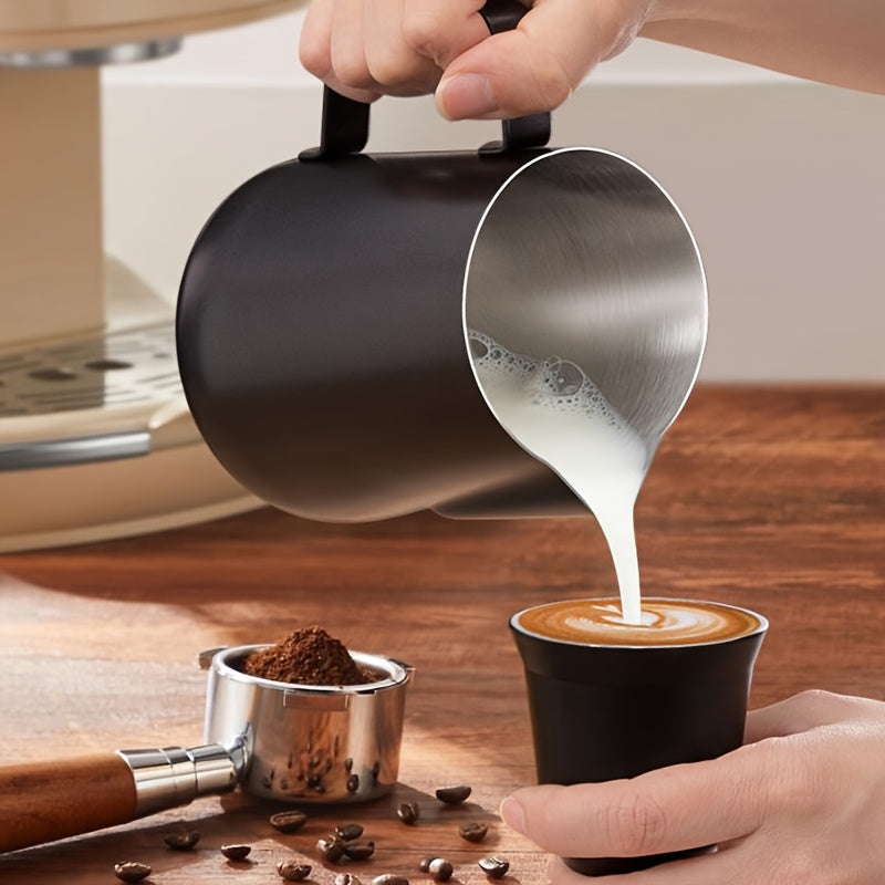 Stainless Steel Milk Pitcher 900ML Black And White Large Capacity La Hua Cup, Made Of 304 Stainless Steel, Suitable For Milk, Coffee, And Lattes; A Professional Milk Pitcher For Coffee Machines