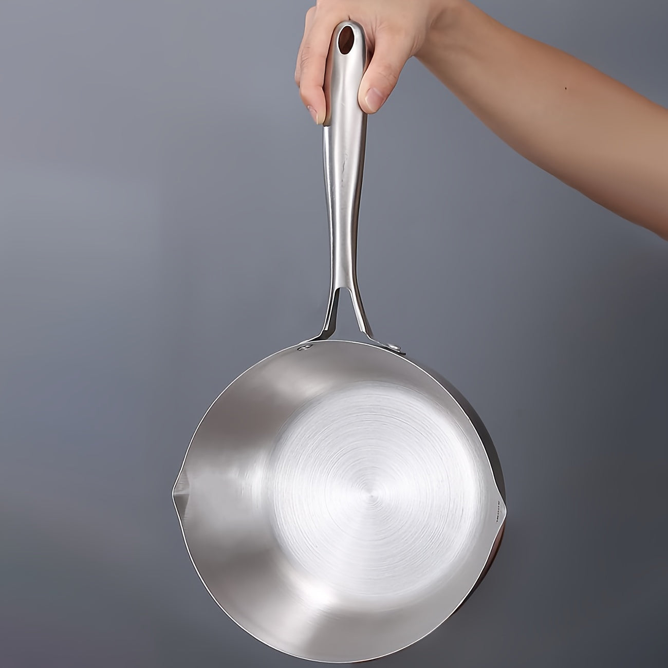 A Stainless Steel Cooking Pot, 7.09inch Milk Pot, Compatible with Gas And Induction Stoves, Featuring a Stainless Steel Handle And a Pouring Spout - Ideal for Cooking Noodles, Heating Milk, Making Soup, And Boiling Porridge